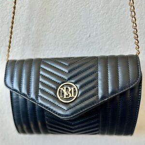 Chic Black Quilted Crossbody Bag